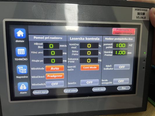 Macchina per la pulizia laser a fibra ad alta potenza 1000W/1500W/2000W/3000W per la rimozione della ruggine metallica e una soluzione di pulizia ecologica
