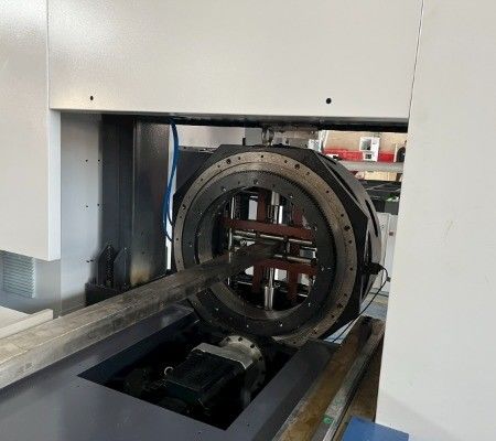 GONXING 3d Auto Focus Tube Tube Steel Metal Laser Cutting CNC Machine con YYC-Taiwan Gear Rack Spessore di taglio 20 mm