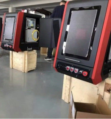 Max Laser Source 3D Connesso Tipo CNC Marcatura incisione macchina di taglio per metalli d'oro argento in 110 * 110mm Area di marcatura
