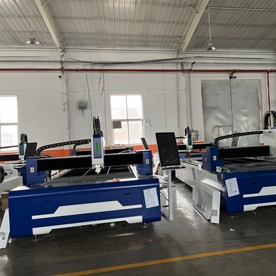 Valvola di controllo dell'O2 Alta stabilità 6kw 3015 Fibra laser macchina di taglio del metallo per lamiera di ferro di acciaio